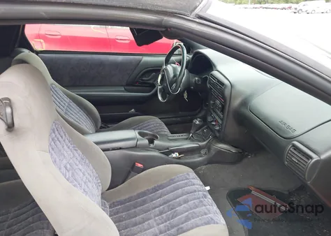 2001 Chevrolet Camaro z USA, uszkodzony, nr VIN 2G1FP32K712143901